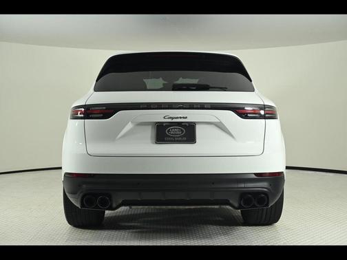 2022 Porsche Cayenne Base