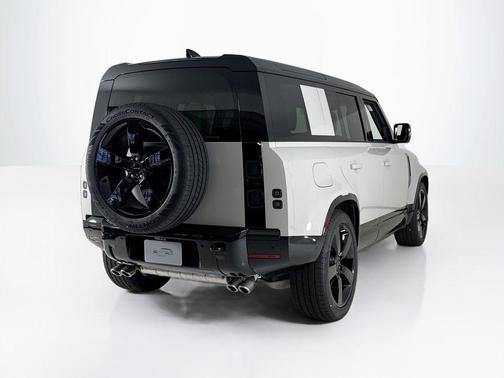 Borasco Grey 2026 Land Rover Defender P500 X-Dynamic SE