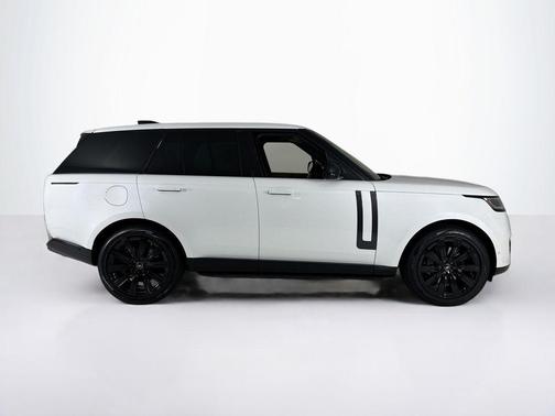 2025 Land Rover Range Rover P550e SE