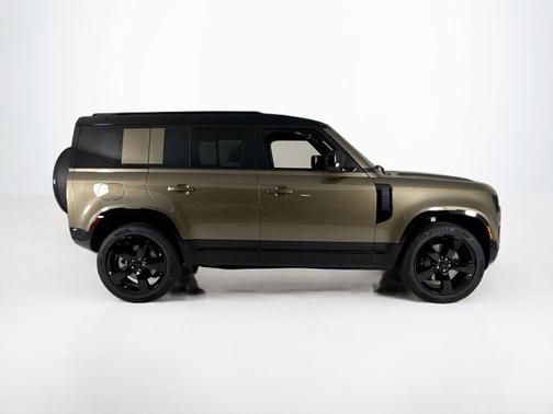 2026 Land Rover Defender 110 X-Dynamic SE