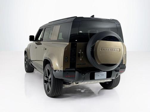 2026 Land Rover Defender 110 X-Dynamic SE