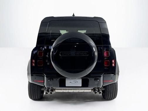 2025 Land Rover Defender P500 X-Dynamic SE