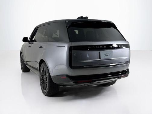 2026 Land Rover Range Rover P400 SE 7 Seat