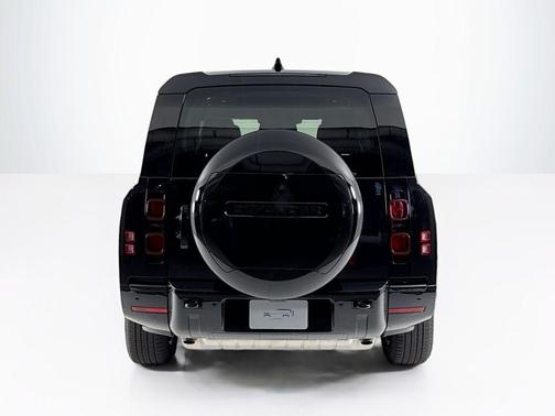 2025 Land Rover Defender P400 X-Dynamic SE