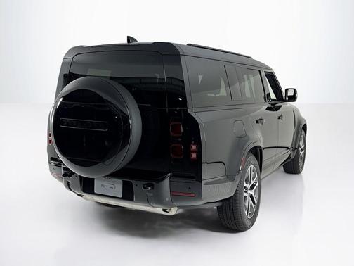 2025 Land Rover Defender P400 X-Dynamic SE