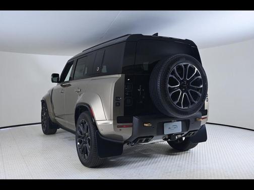2026 Land Rover Defender 