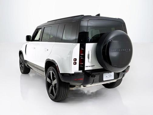 2025 Land Rover Defender P400 X-Dynamic SE