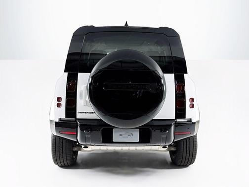 2025 Land Rover Defender P400 X-Dynamic SE
