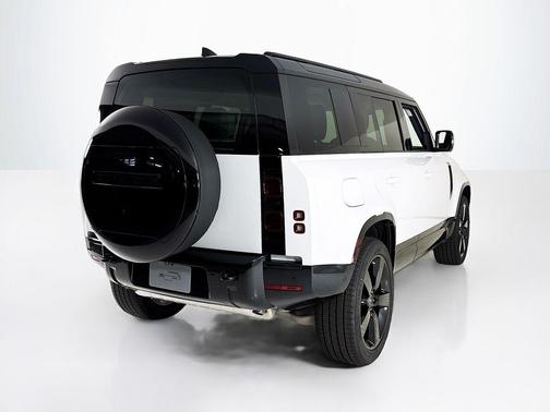 2025 Land Rover Defender P400 X-Dynamic SE