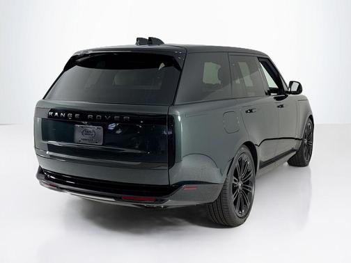 2025 Land Rover Range Rover P530 SE