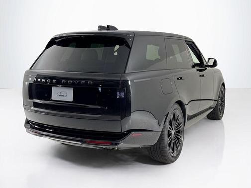 2025 Land Rover Range Rover P530 SE