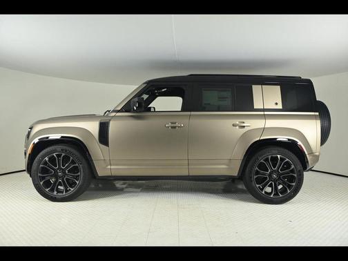 2025 Land Rover Defender V8