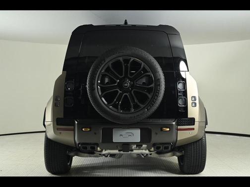 2025 Land Rover Defender V8