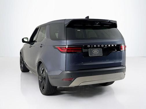 2024 Land Rover Discovery P300 S