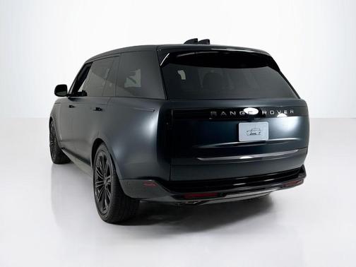 2026 Land Rover Range Rover P530 SE 7 Seat