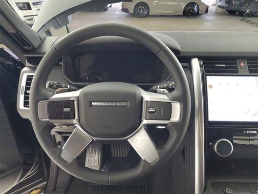 2025 Land Rover Discovery P300 S