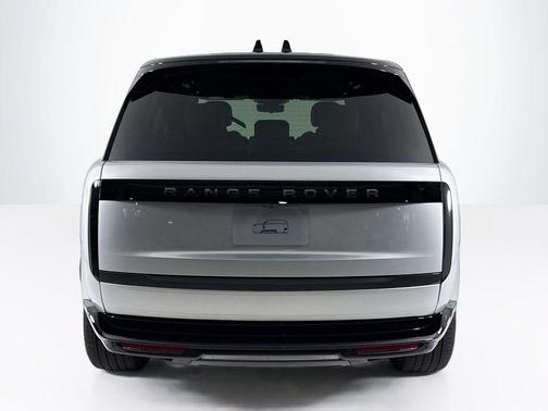2025 Land Rover Range Rover P400 SE 7 Seat