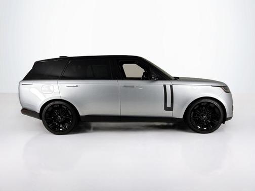 2025 Land Rover Range Rover P400 SE 7 Seat