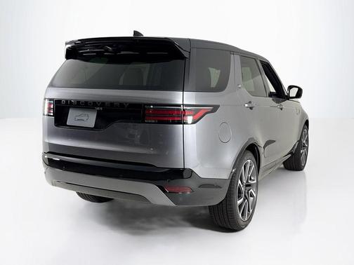 2025 Land Rover Discovery P360 Dynamic SE
