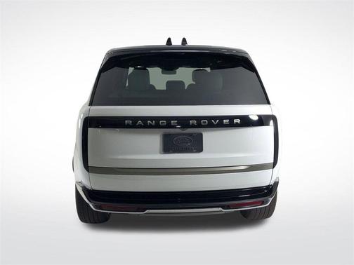 2025 Land Rover Range Rover P400 SE 7 Seat