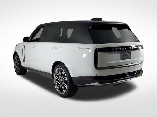2025 Land Rover Range Rover P400 SE 7 Seat