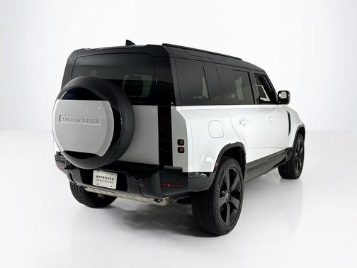 2025 Land Rover Defender P400 X-Dynamic SE