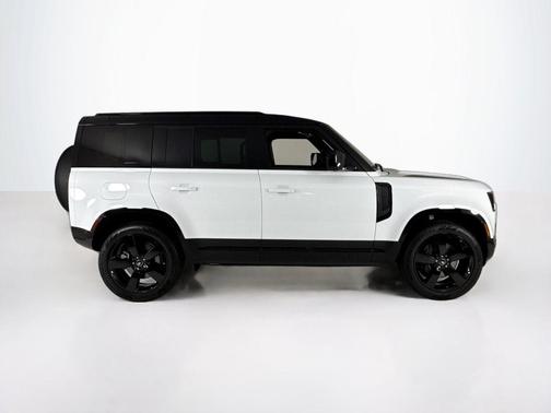 2025 Land Rover Defender P400 X-Dynamic SE