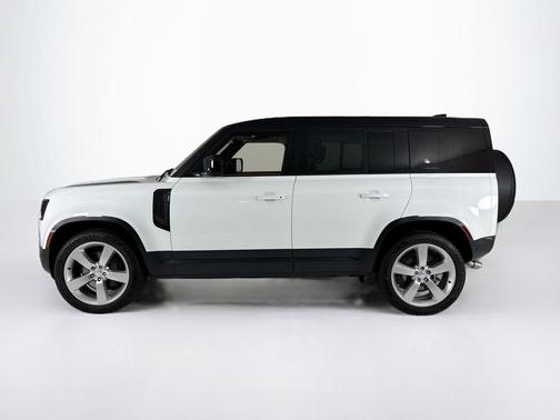 2024 Land Rover Defender P500 SE