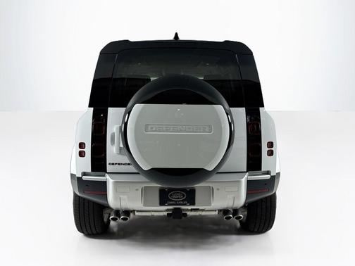 2024 Land Rover Defender P500 SE