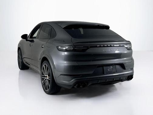 2022 Porsche Cayenne Turbo S