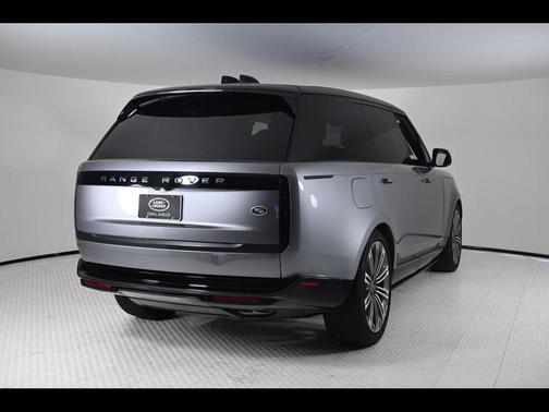 2023 Land Rover Range Rover P530 SE