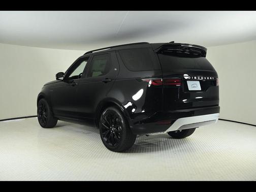 2026 Land Rover Discovery Tempest Edition