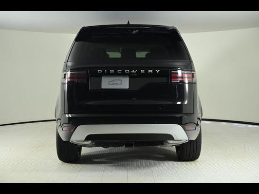 2026 Land Rover Discovery Tempest Edition