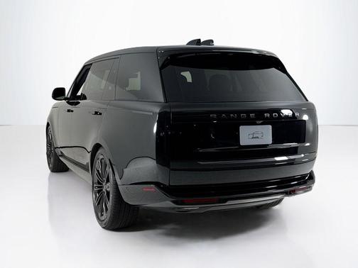 2026 Land Rover Range Rover P400 SE 7 Seat