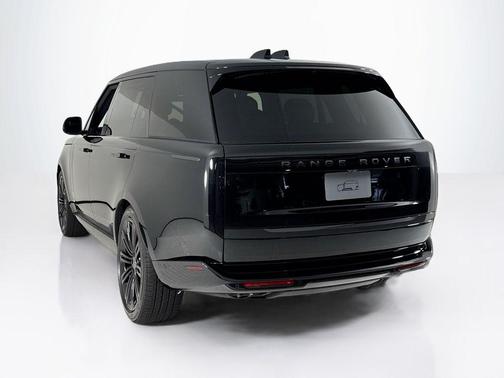 2025 Land Rover Range Rover P530 SE 7 Seat