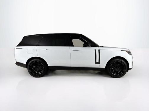 Fuji White 2026 Land Rover Range Rover P530 SE 7 Seat
