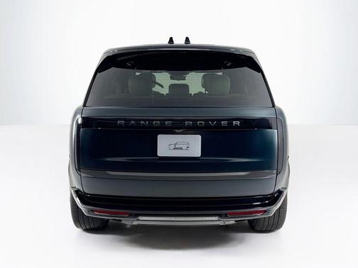 2026 Land Rover Range Rover P400 SE 7 Seat