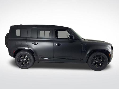 2025 Land Rover Defender P400 X-Dynamic SE