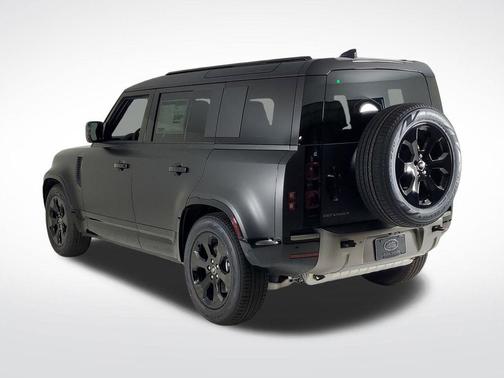 2025 Land Rover Defender P400 X-Dynamic SE