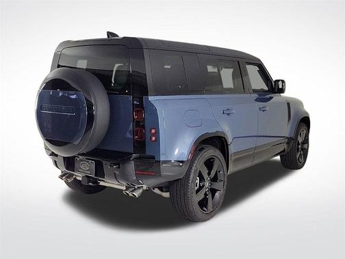 2025 Land Rover Defender P500 X-Dynamic SE