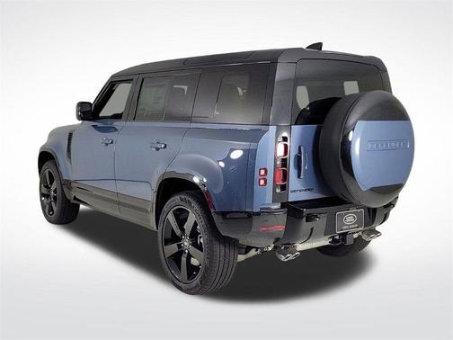 2025 Land Rover Defender P500 X-Dynamic SE