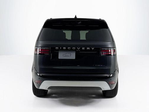 2026 Land Rover Discovery Tempest Edition