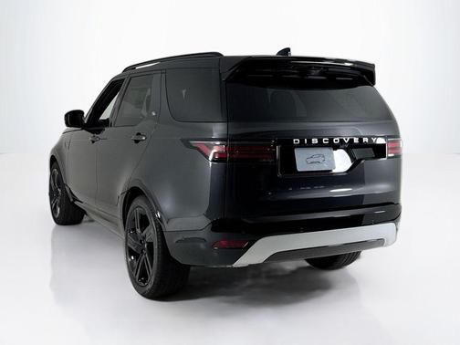2026 Land Rover Discovery Tempest Edition