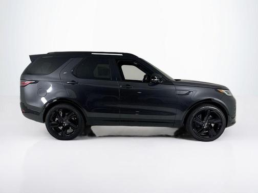 2026 Land Rover Discovery Tempest Edition