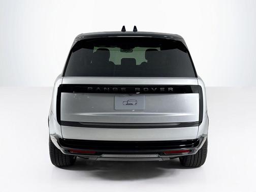 2025 Land Rover Range Rover P400 SE 7 Seat