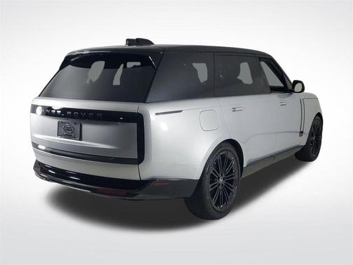 2025 Land Rover Range Rover P400 SE 7 Seat