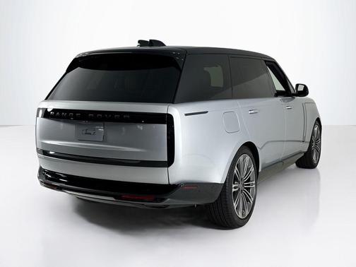2025 Land Rover Range Rover P400 SE 7 Seat