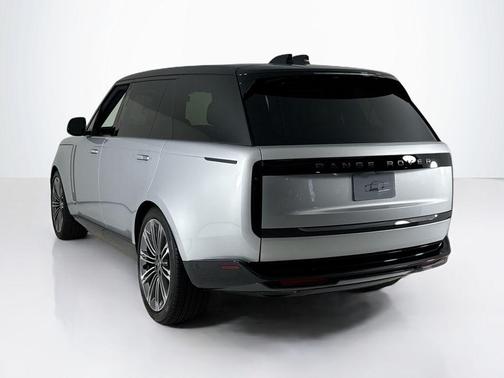 2025 Land Rover Range Rover P400 SE 7 Seat