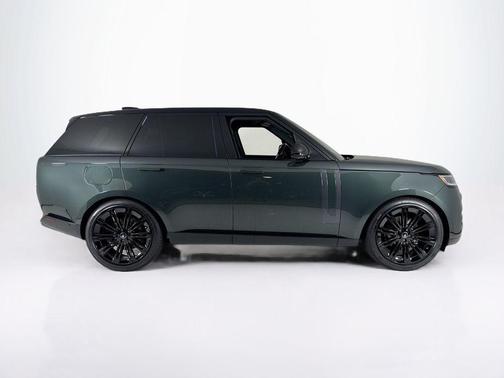 2025 Land Rover Range Rover P400 SE