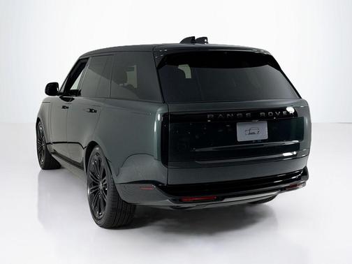 2025 Land Rover Range Rover P400 SE